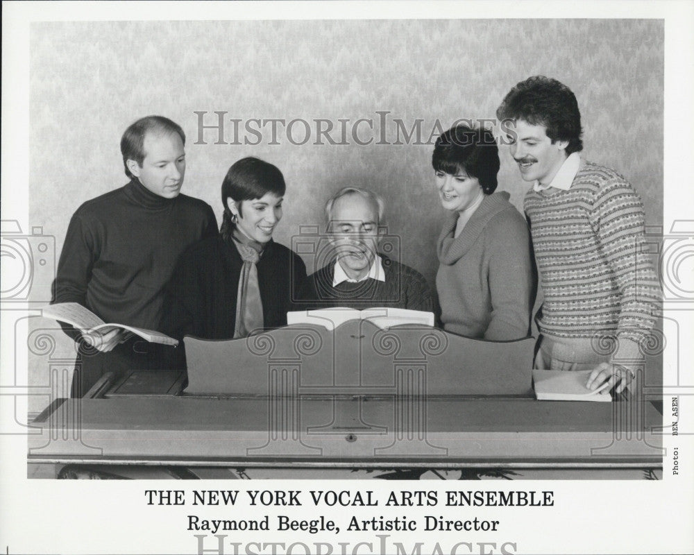 Press Photo Musicians The New York Vocal Arts Ensemble, with Raymond Beegle, - Historic Images