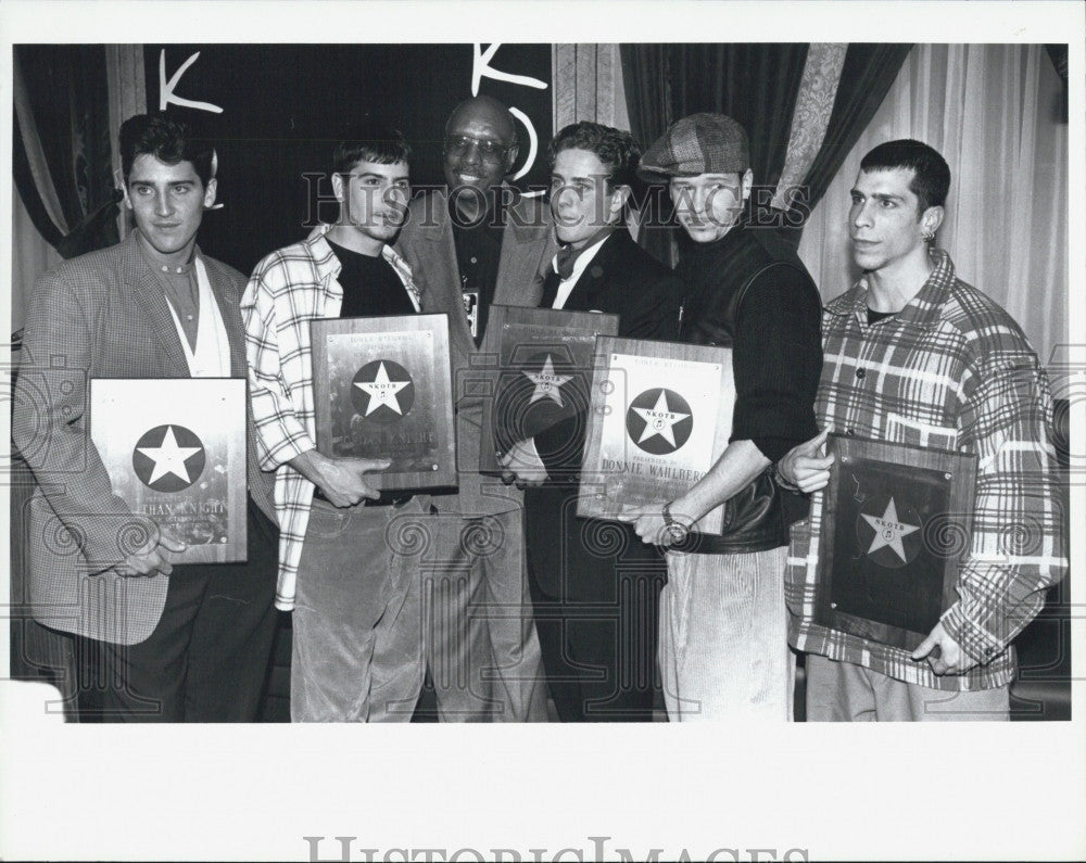 Press Photo Musical Group New Kids on the Block - Historic Images