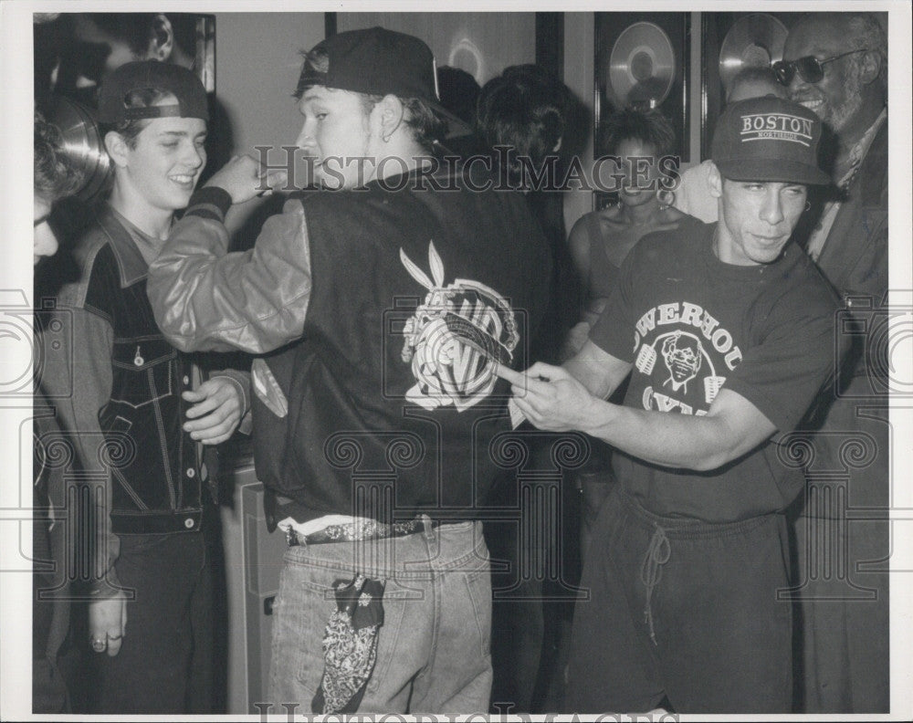 1990 Press Photo New Kids On the Block At Press Conference - Historic Images