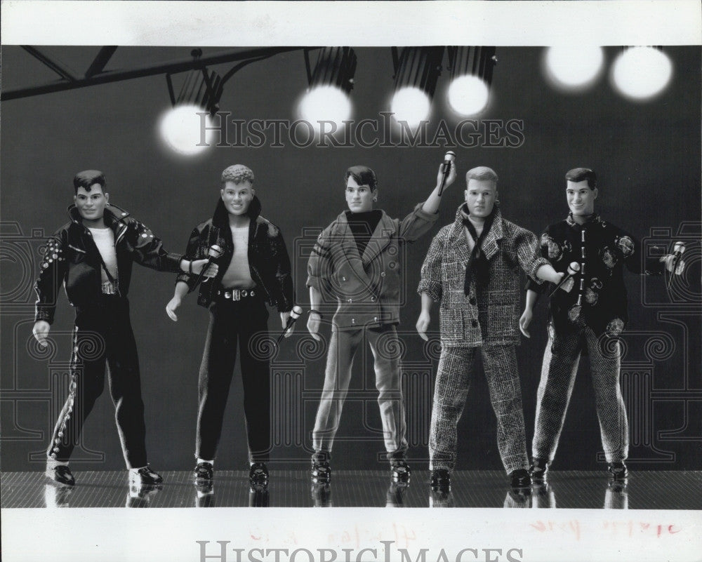 1990 Press Photo Musical Group New Kids on the Block dolls action figures - Historic Images