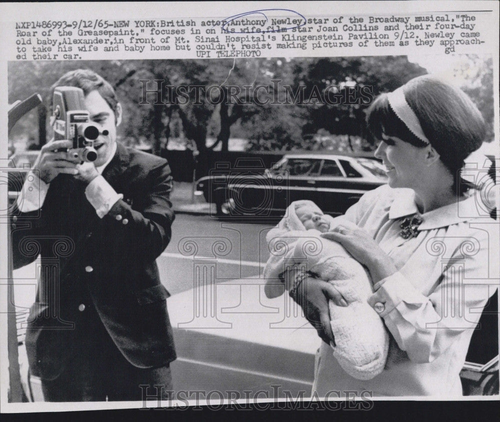 1965 Press Photo British Actor Broadway star Anthony Newley Actress Joan Collins - Historic Images