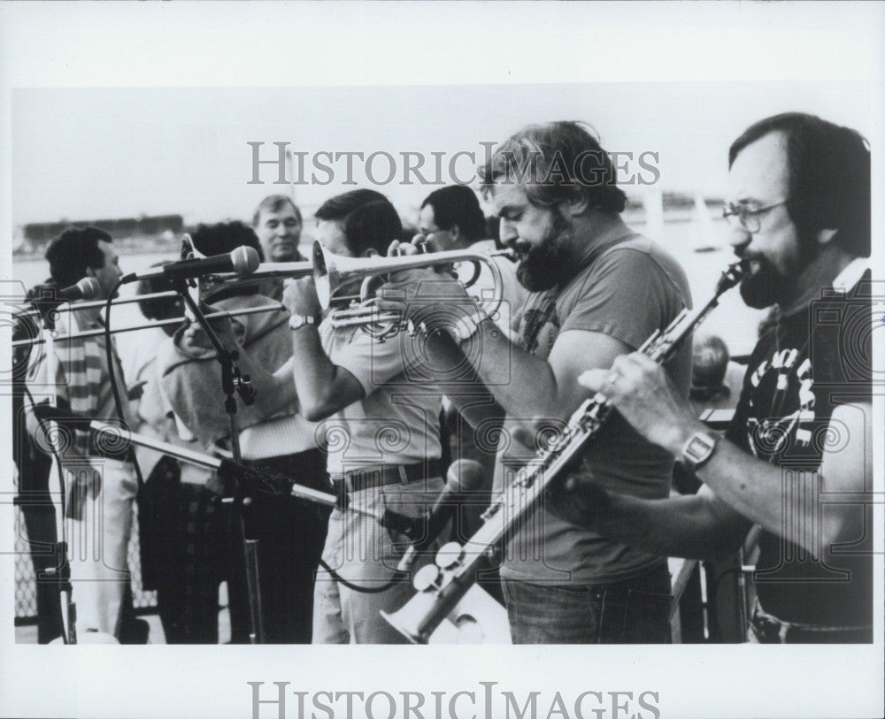 Musical Group The New Black Eagle Jazz Band 1982 Vintage Press Photo musical-group-the-new-black-eagle-jazz-band-1982-vintage-press-photo