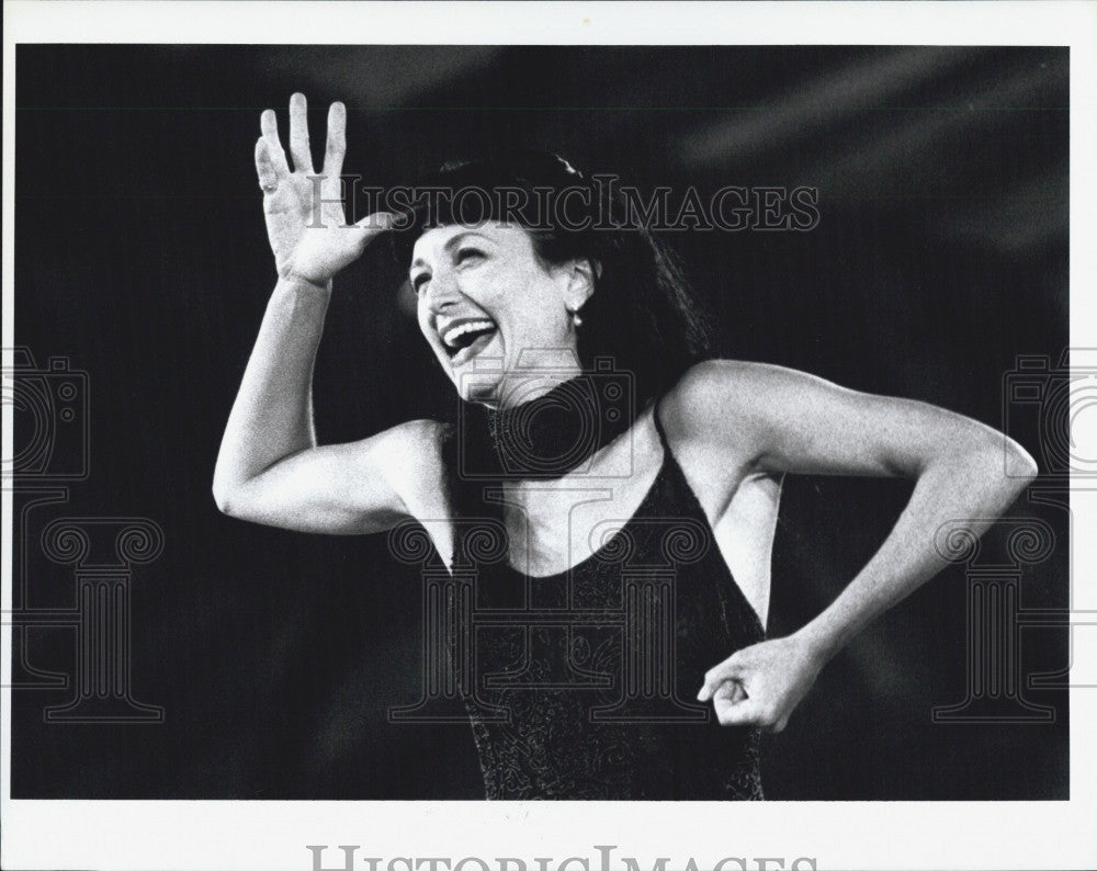 1996 Press Photo Tony Winner, Bebe Neuwirth Preforming &quot;Sweet Charity&quot; - Historic Images