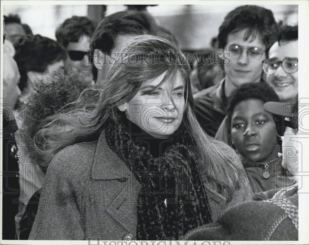 1990 Press Photo  &quot;Cheers&quot; actress Kirstie Alley - Historic Images