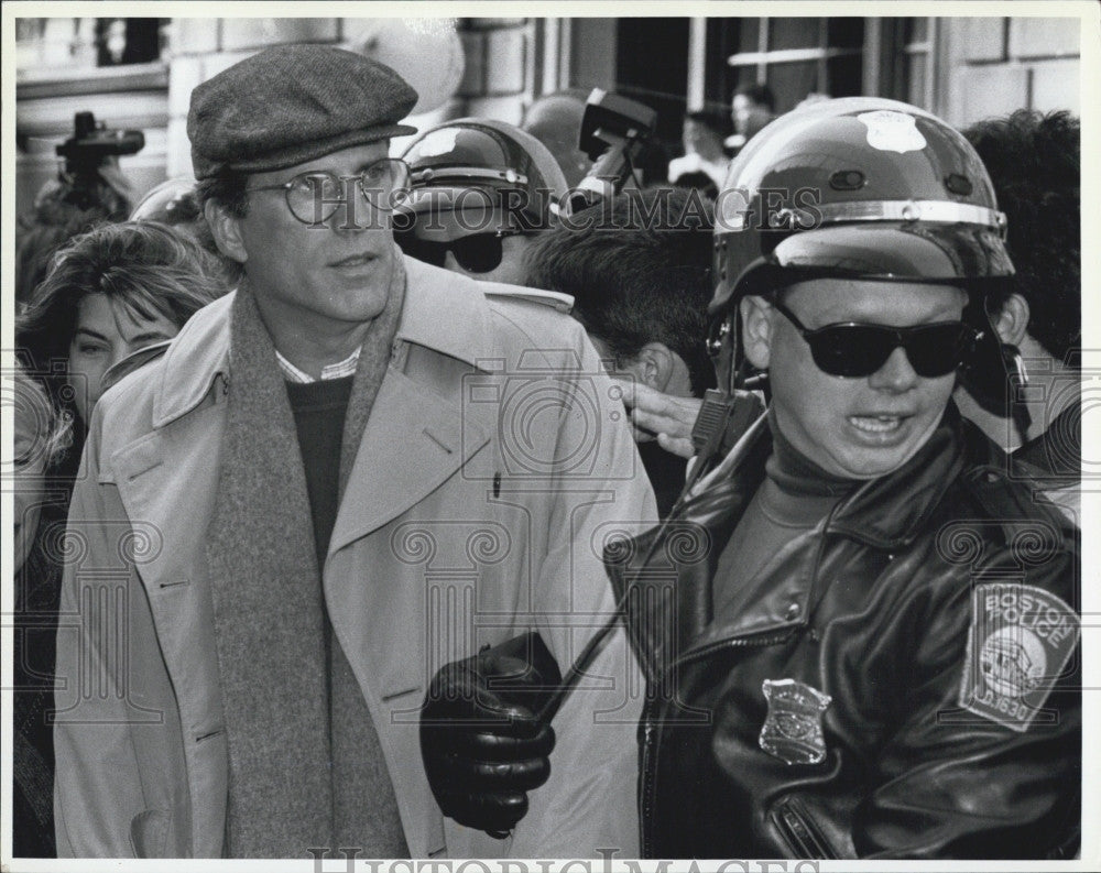 Boston Police Officer Escorts Actor Ted Danson 1990 Vintage Press Photo  Print - Historic Images