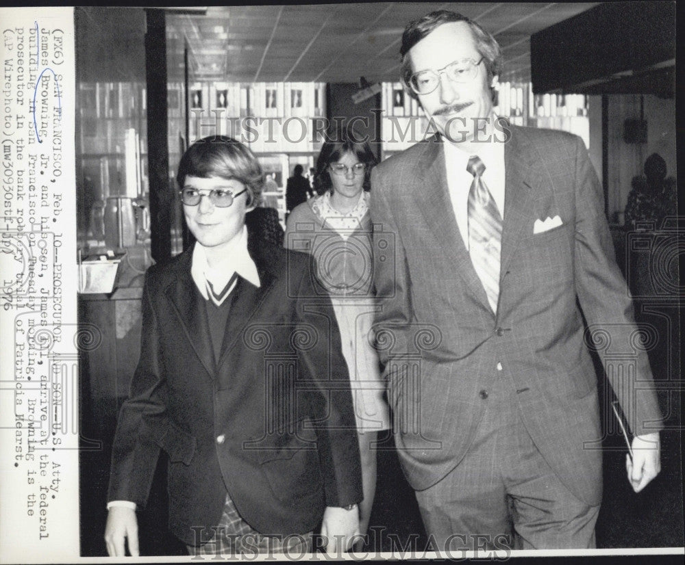 1976 Press Photo US Atty James Browning Jr an His Son James III For Patricia - Historic Images