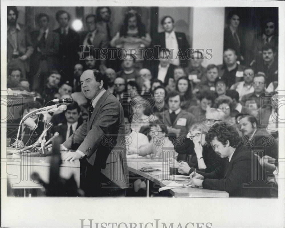 1975 Press Photo Sheriff John Buckley at Sun Control hearing - Historic Images