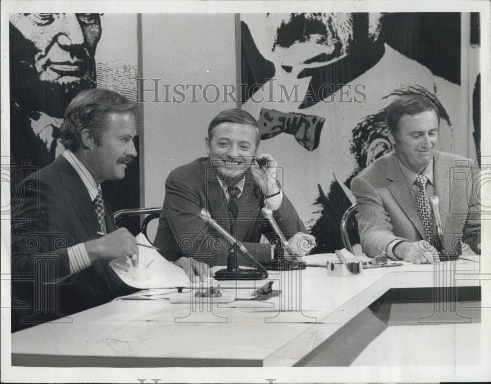 1970 Press Photo Dan Rowan, William F. Buckley, Jr, Dick Martin on &quot;Laugh-In&quot; TV - Historic Images