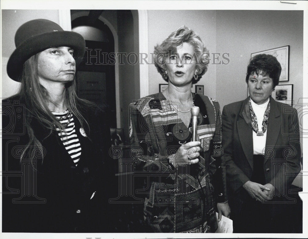 1993 Press Photo Debbie Katz, Rep. Carmen Buell, Rep. Pam Resor Press Conference - Historic Images