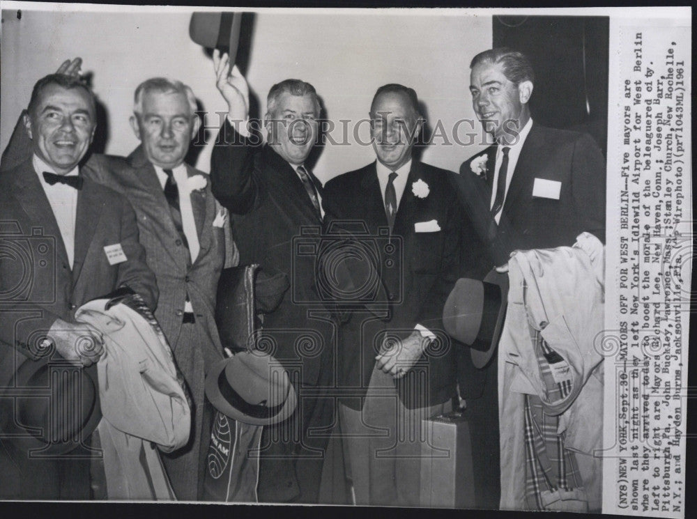 1961 Press Photo Five mayors left NY for West Berlin, Richard Lee, Joseph Barr, - Historic Images