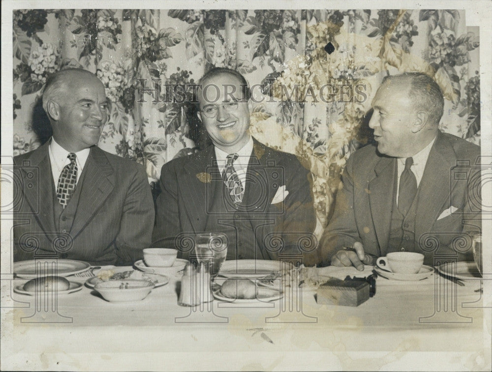 1945 Press Photo Harold Bugbee Marion Harper Paul Swaffield Ad Club Luncheon - Historic Images