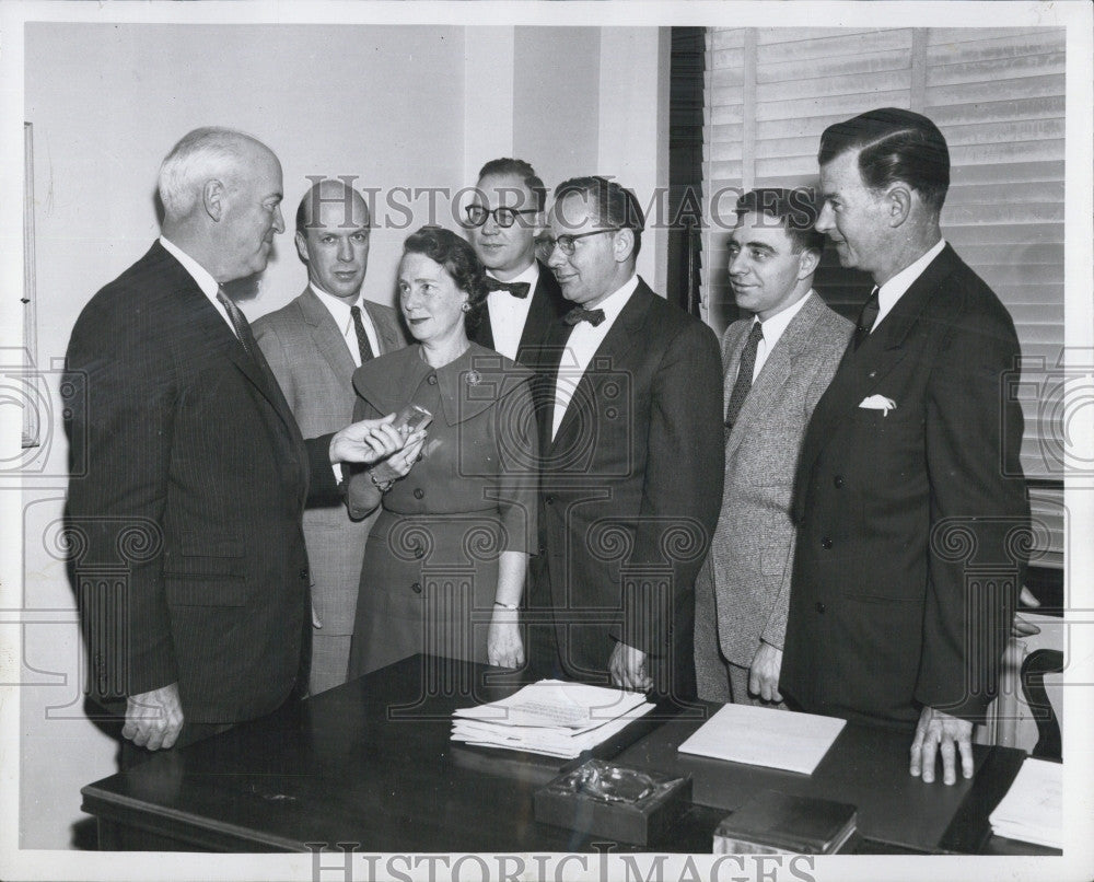 1957 Press Photo Harold Bugbee Pres Of Walter B.Snow And Staff Edward Fogg - Historic Images