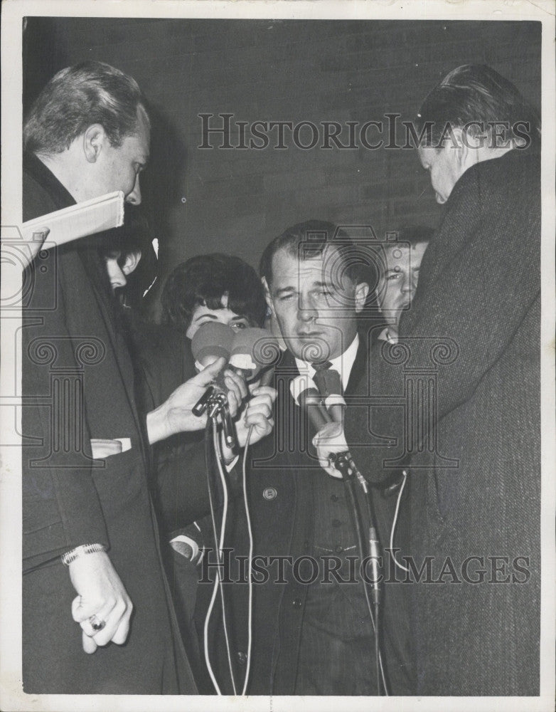 1967 Press Photo Attorney F. Lee Bailey - Historic Images