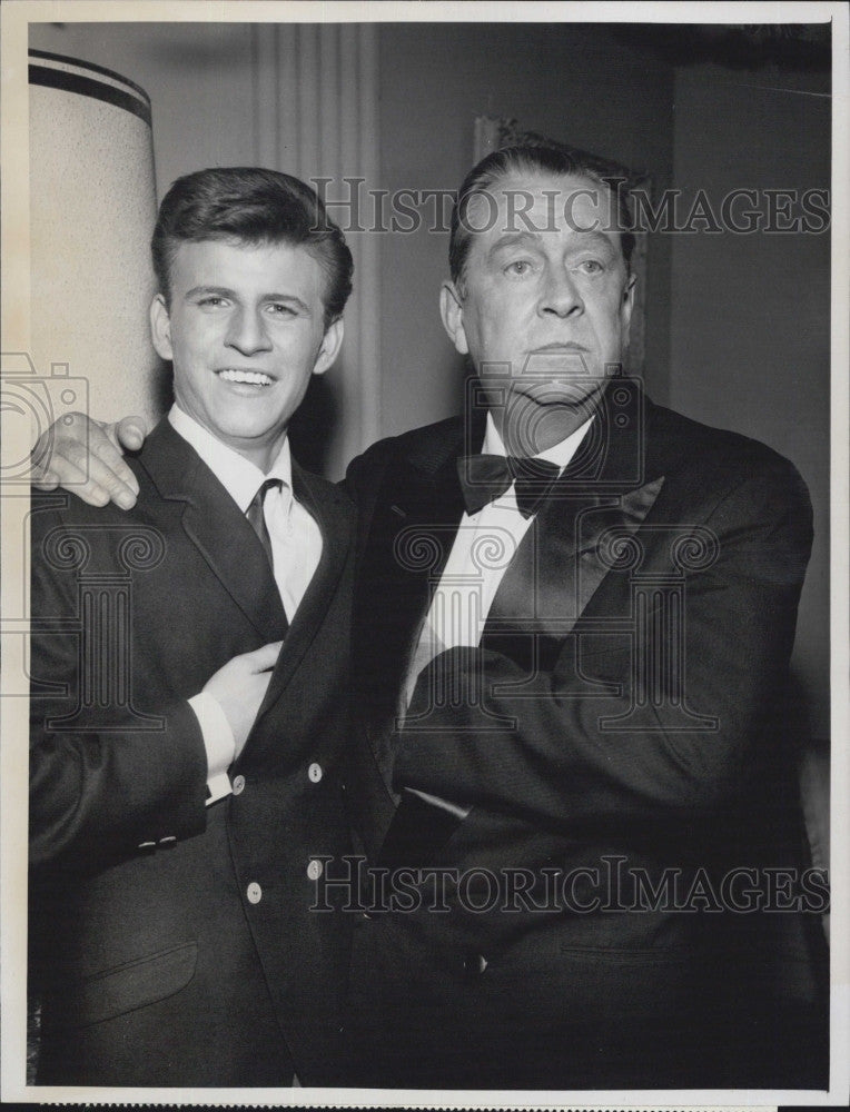 1963 Press Photo Bobby Rydell &amp; James Dunn &quot;Swinging Together&quot; - Historic Images