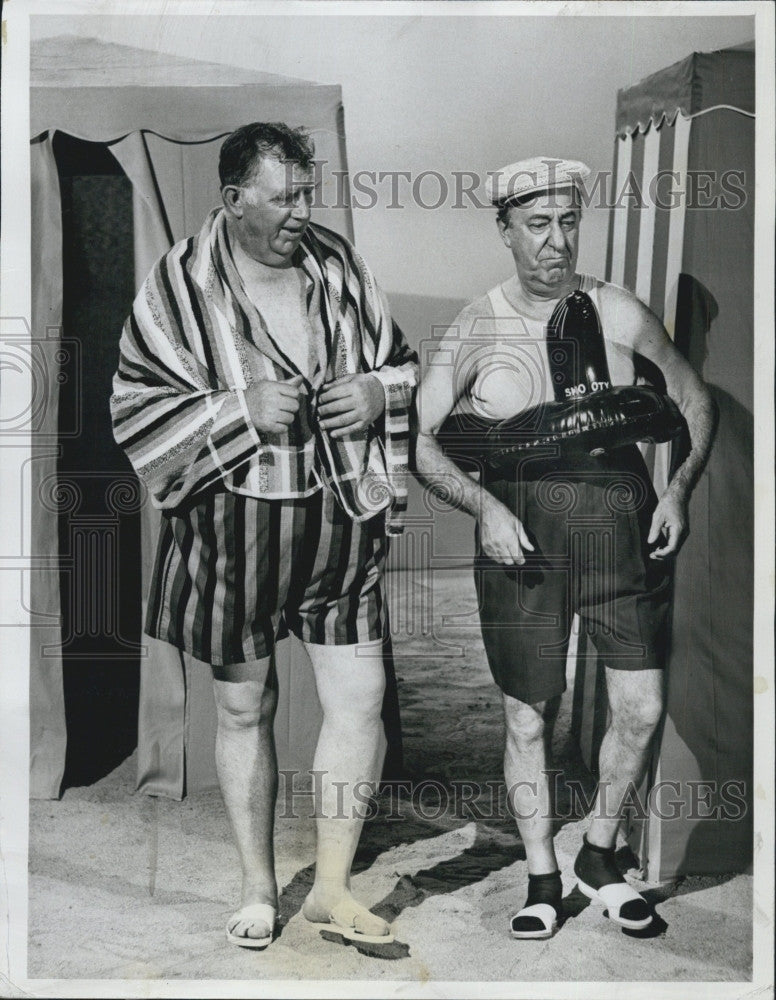 1962 Press Photo Andy Devine &amp; Ed Wynn &quot;Ten Days in the Sun&quot; - Historic Images