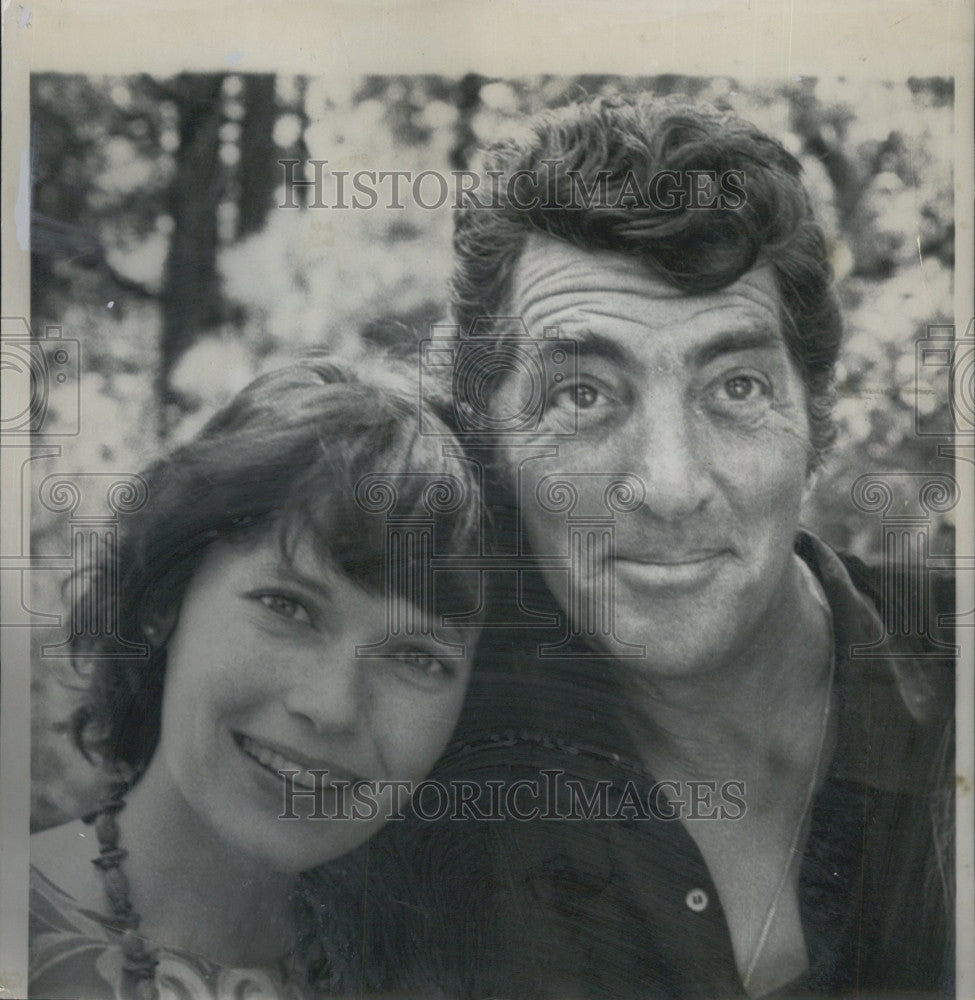 1968 Press Photo Mia Farrow &amp; Dean Martin &quot;House of 7 Joys&quot; - Historic Images