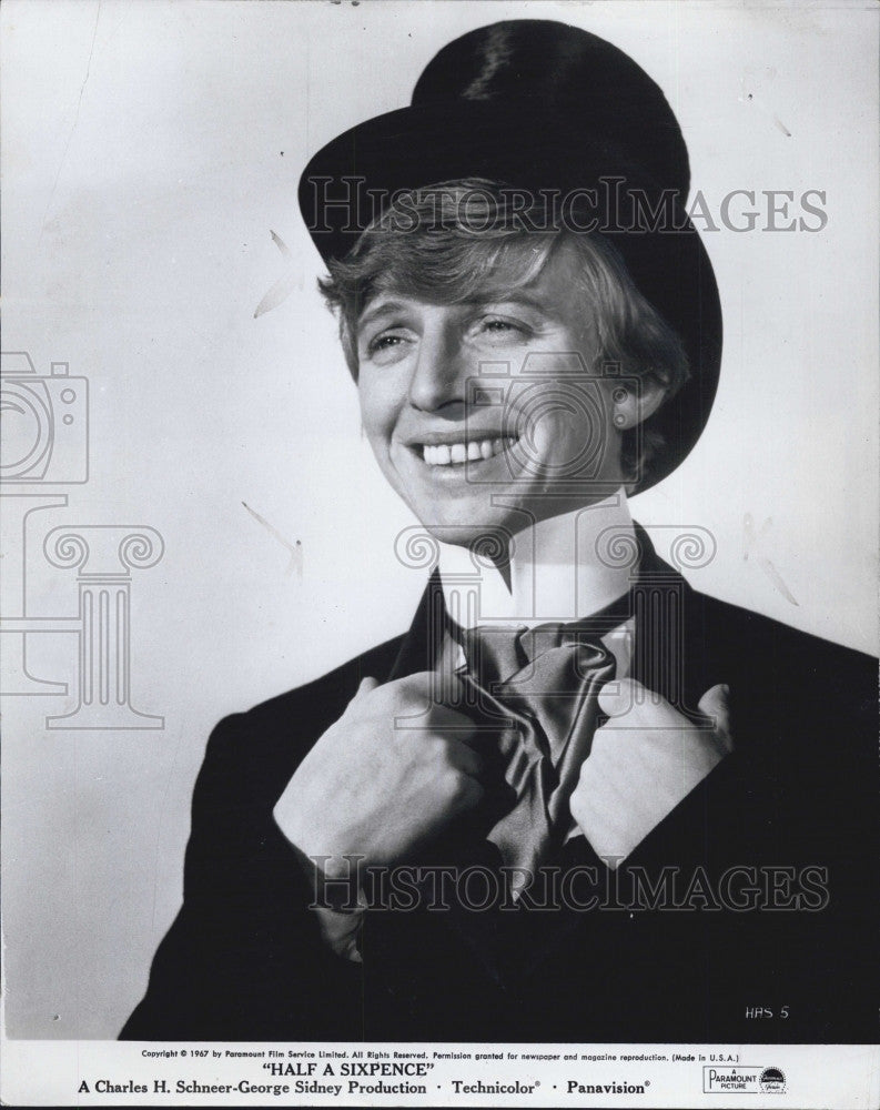 1968 Press Photo Actor Tommy Steele in "Half A Sixpence" A Paramount Film - Historic Images