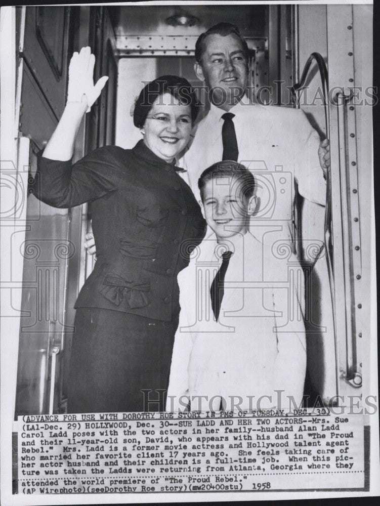 1958 Press Photo Mrs. Sue Carol Ladd with Actor husband Alan Ladd &amp; son David - Historic Images