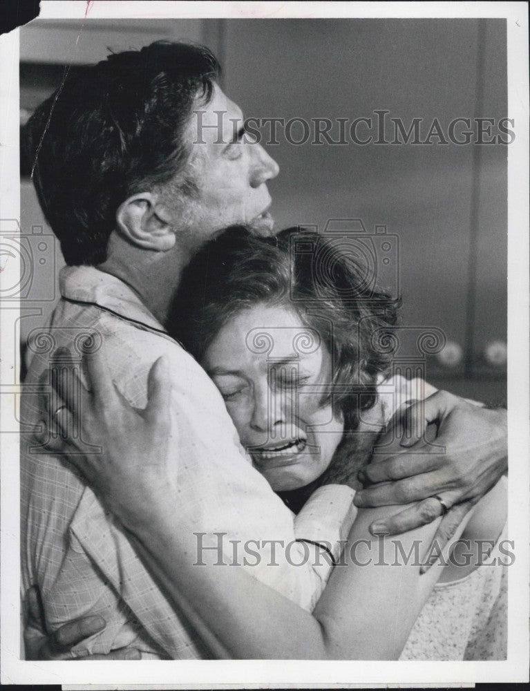 1982 Press Photo Joseph Campanella &amp; Vanessa Redgrave in &quot;My Body, My Child&quot; - Historic Images