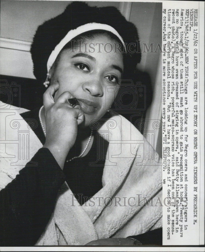 1962 Press Photo Mezzo-Soprano Betty Allen - Historic Images