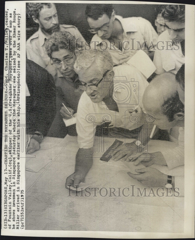 1975 Press Photo Capt. Charles T. Miller Charts Mayaguez Seizure on Map - Historic Images