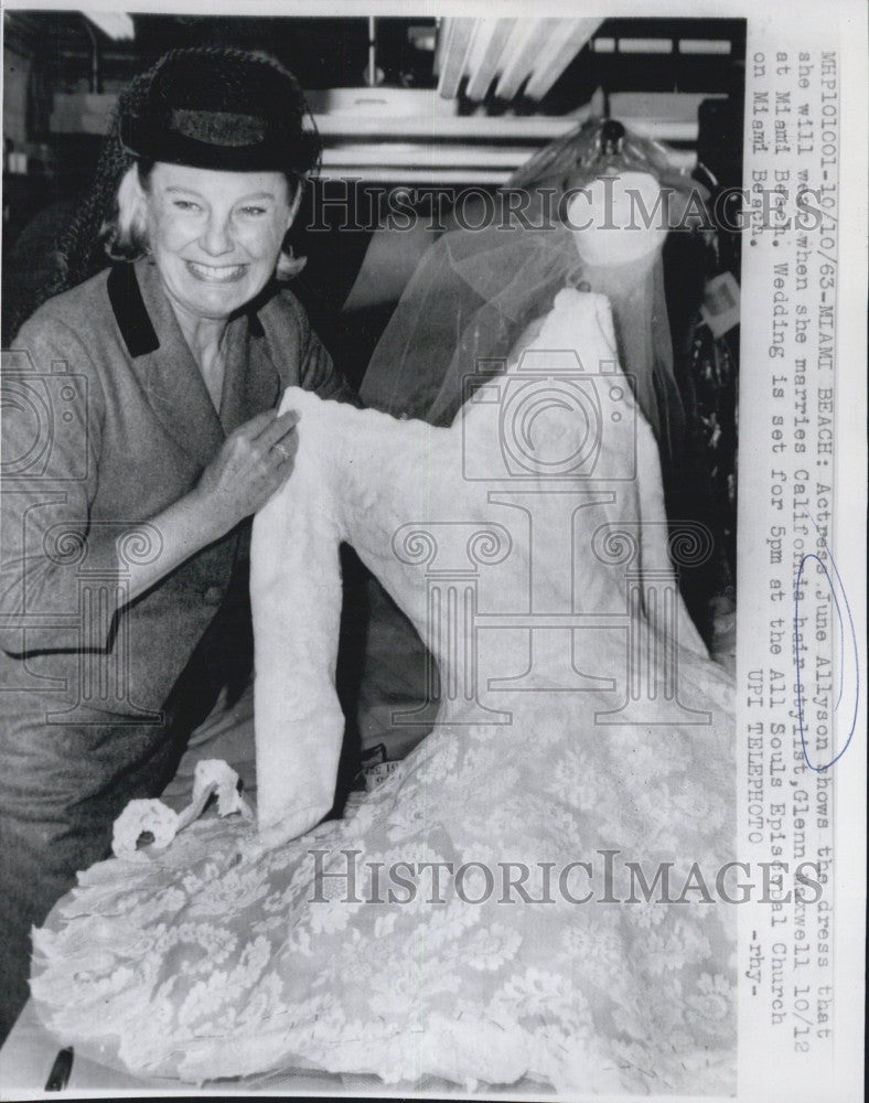 1963 Press Photo Actress June Allyson Shops for Wedding Dress - Historic Images