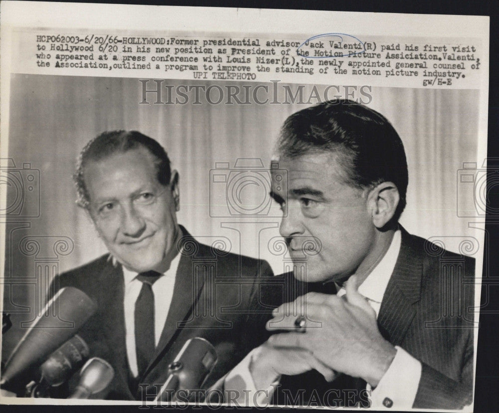 1960 Press Photo Jack Valenti President of Motion Picture Association - Historic Images