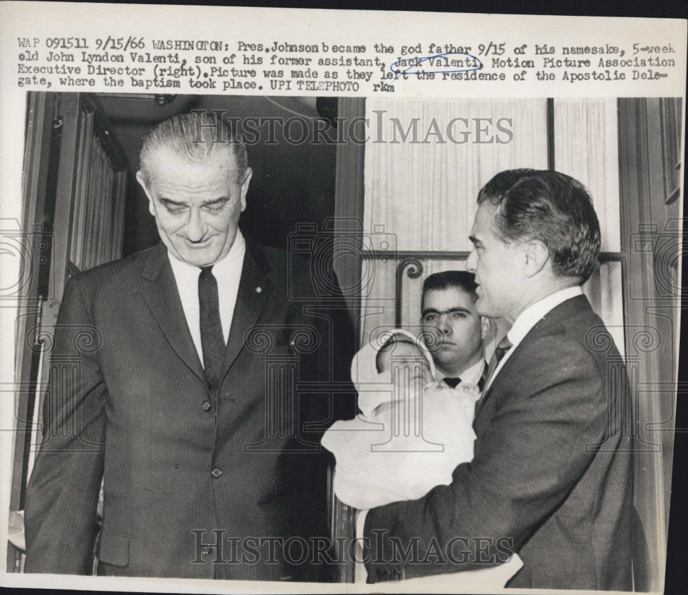 1966 Press Photo President Johnson is Godfather to Jack Valenti&#39;s Son John Lyndo - Historic Images