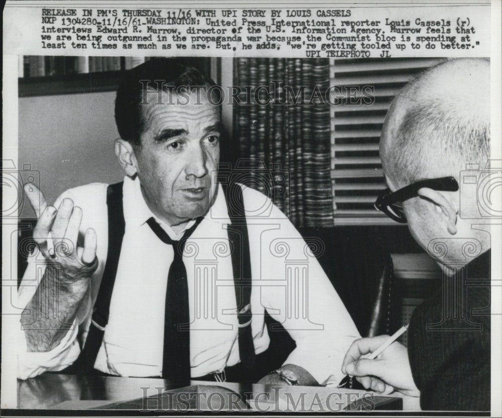 1961 Press Photo Reporter Louis Cassels &amp; Edward Murrow Dir  US Information Agen - Historic Images