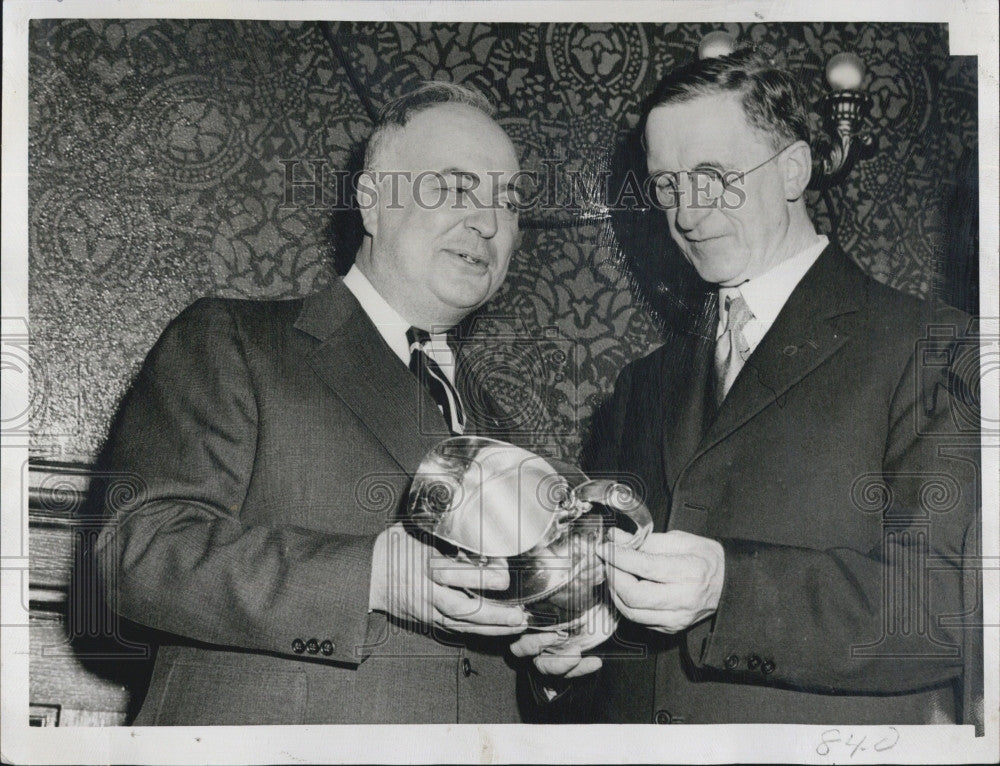 1948 Press Photo Francis Sennott And Eamon De Valera At Cambridge University - Historic Images