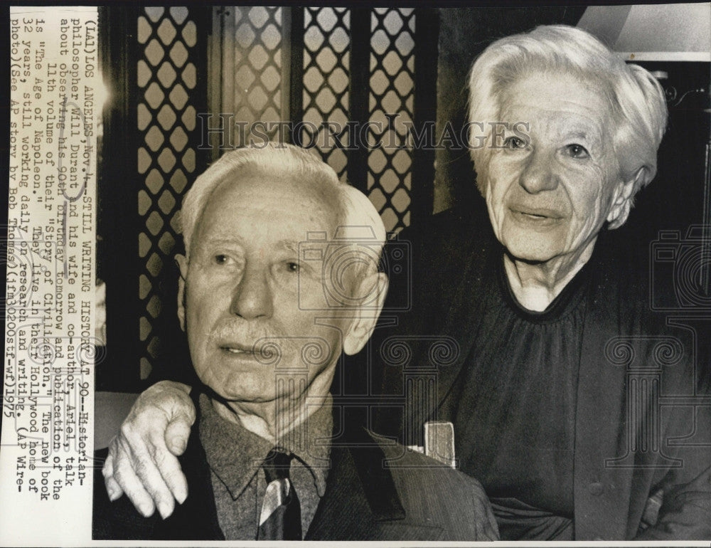 1975 Press Photo Historian Philosopher Will Durant &amp; his wife &amp; co-author Ariel - Historic Images