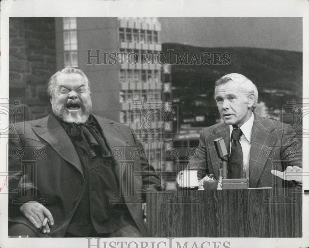 1976 Press Photo Host Johnny Carson &amp; Actor Orson Welles - Historic Images