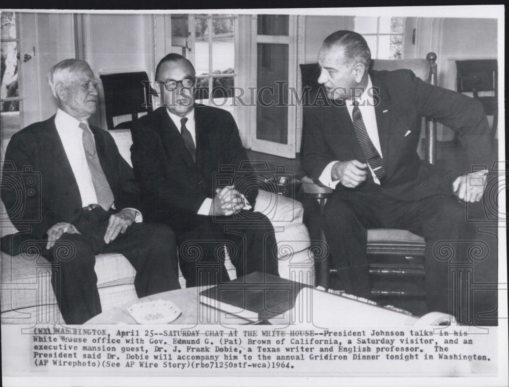 1964 Press Photo Pres. Johnson, Gov. Edmund G. (Pat) Brown &amp; Dr. J.  Frank Dobie - Historic Images