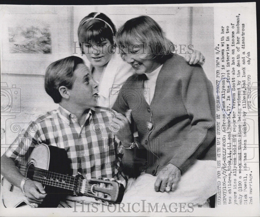 1965 Press Photo Actress June Allyson And Children, Rick And Pamela At Home - Historic Images