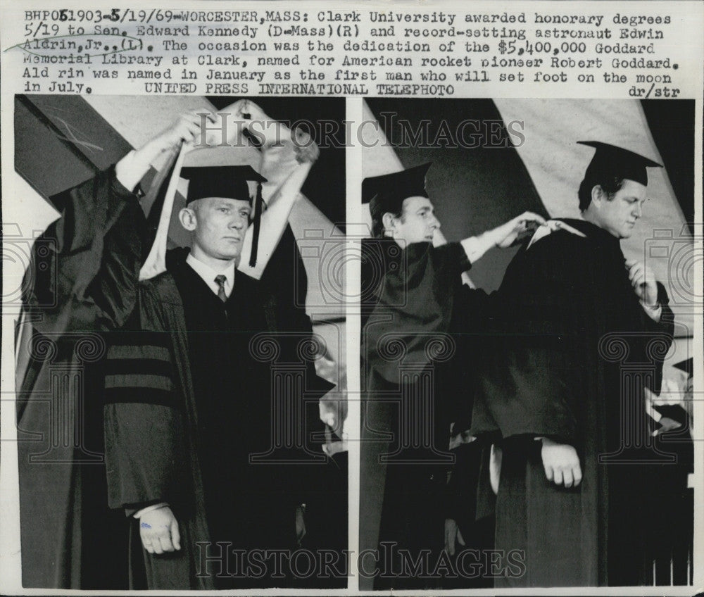 1969 Press Photo Mass. Sen Kennedy &amp; astronaut E Aldrin at Clark U - Historic Images