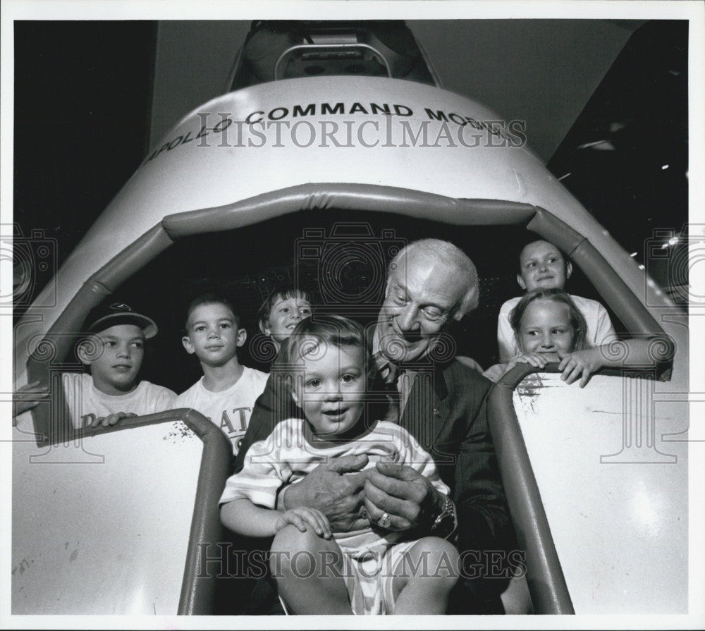 1996 Press Photo  Astronaut Edwin &quot;Buzz&quot; Aldrin at Science museum - Historic Images