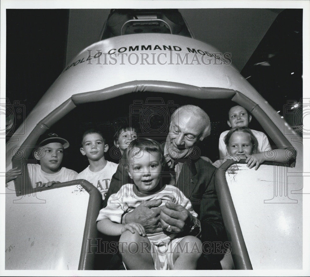 1996 Press Photo  Astronaut Edwin "Buzz" Aldrin at Science museum - Historic Images