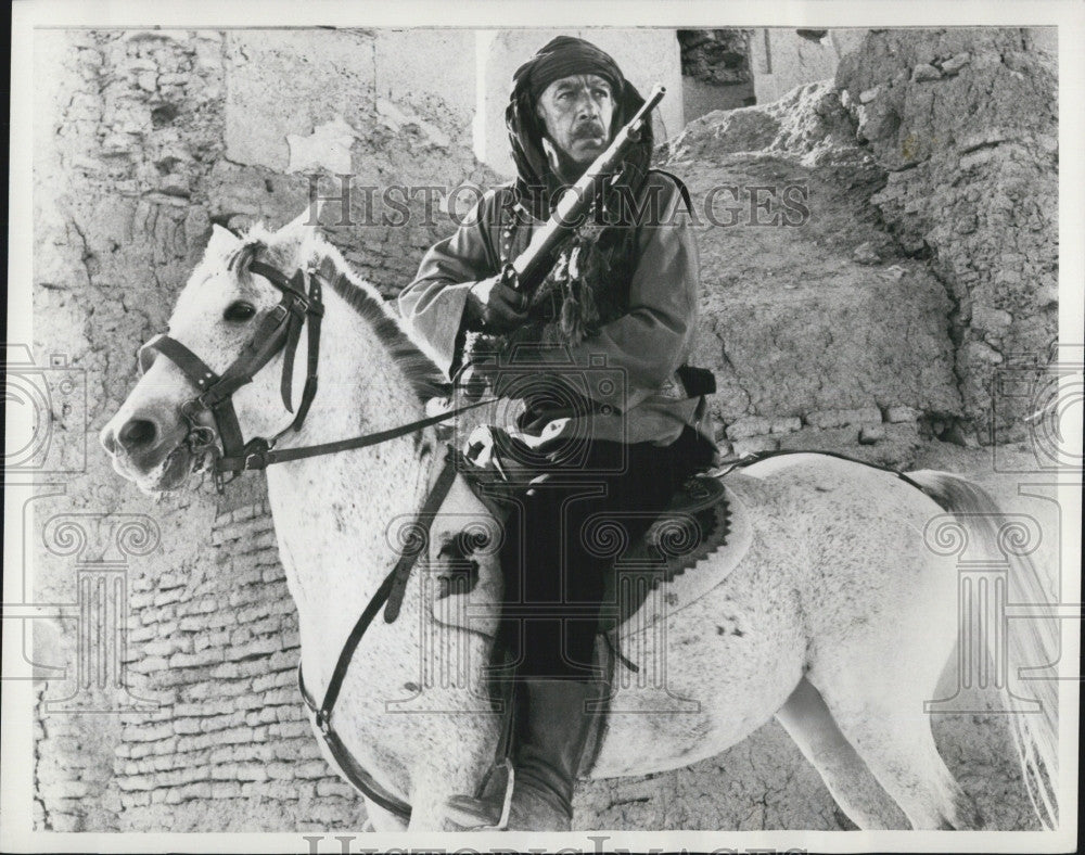 1978 Press Photo Anthony Quinn in &quot;Caravvans&quot; - Historic Images