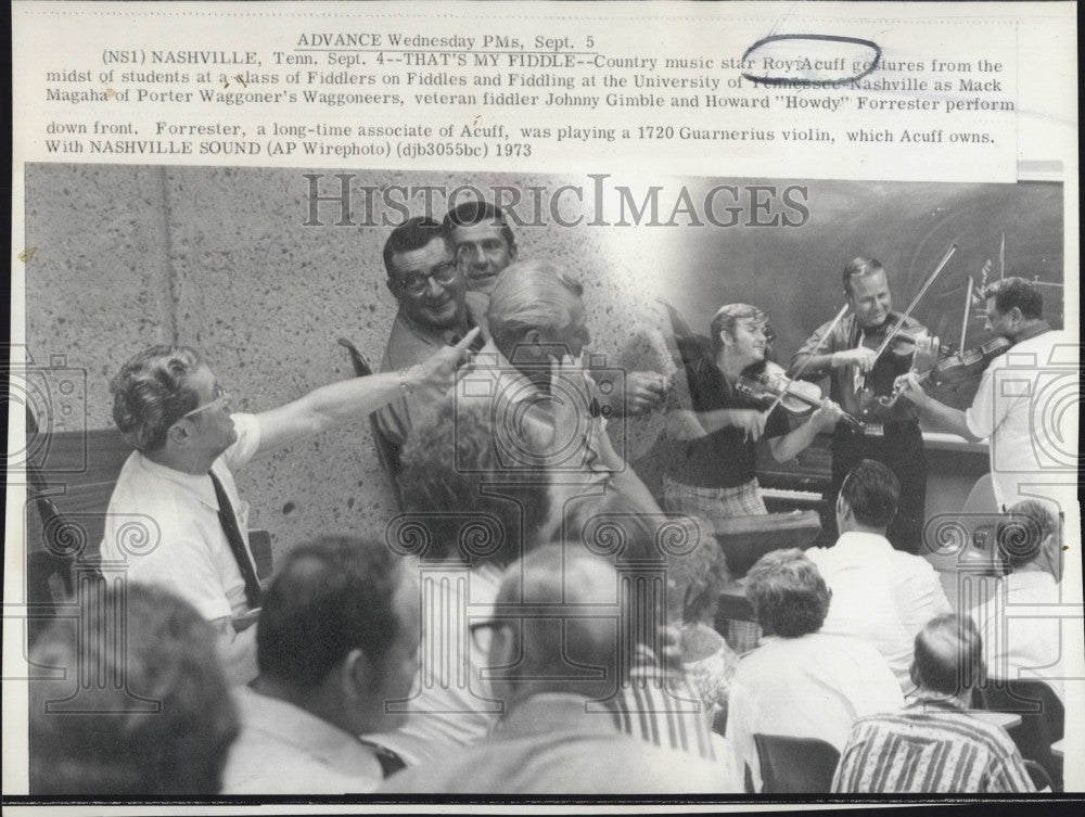 1973 Press Photo Country music star Roy Acuff &amp; fiddlers - Historic Images