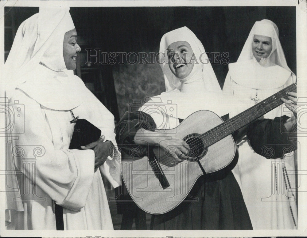 1969 Press Photo J Moore, D Reynolds,M Montaigne &quot;The Singing Nun&quot; - Historic Images