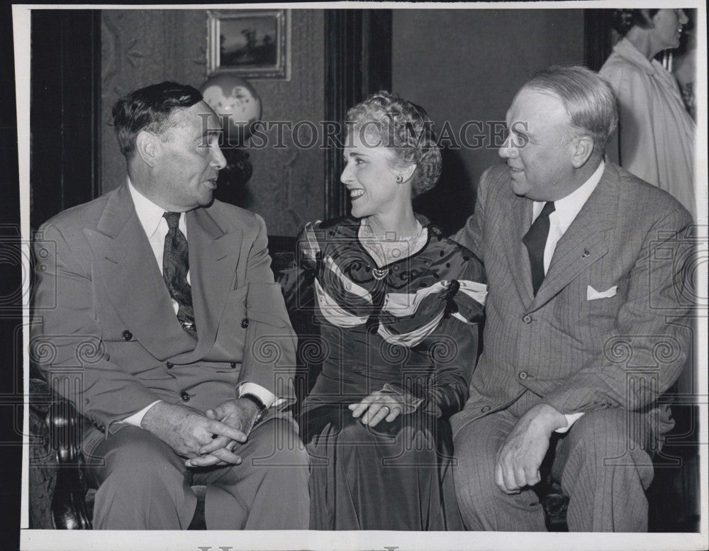 1945 Press Photo Congresswoman Clare Boothe Luce with Rep Joseph Martin - Historic Images