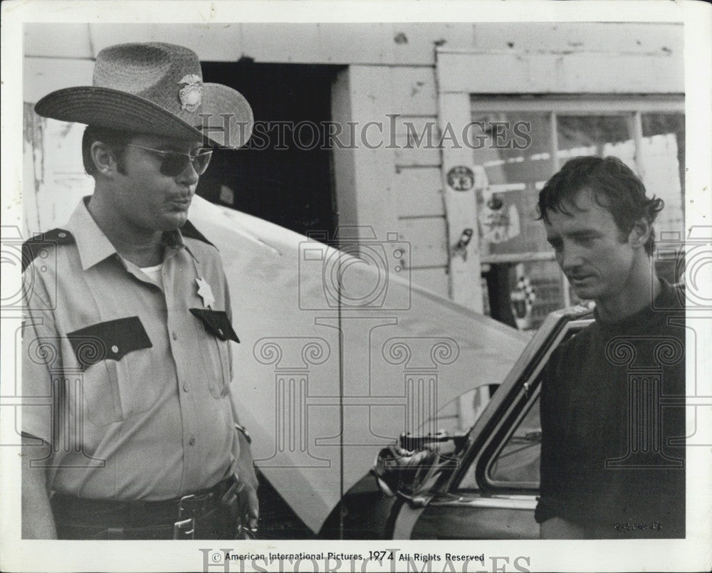 1974 Press Photo Max Baer Jesse Vint &quot;Macon County Line&quot; Play Symphony Cinema - Historic Images