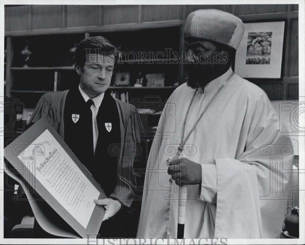 1973 Press Photo His Holiness A Theophiloos &amp; B.U Pres John R Silber - Historic Images