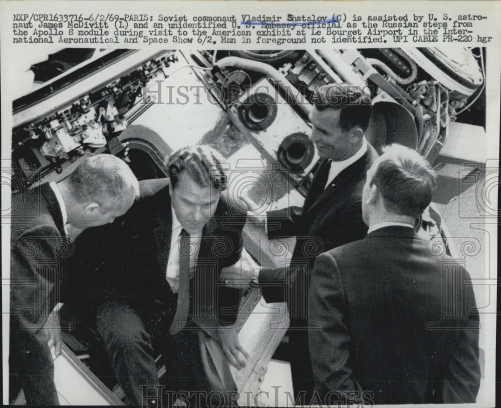 1969 Press Photo Soviet Astronaut Vladimir Shatalov James McDivitt - Historic Images