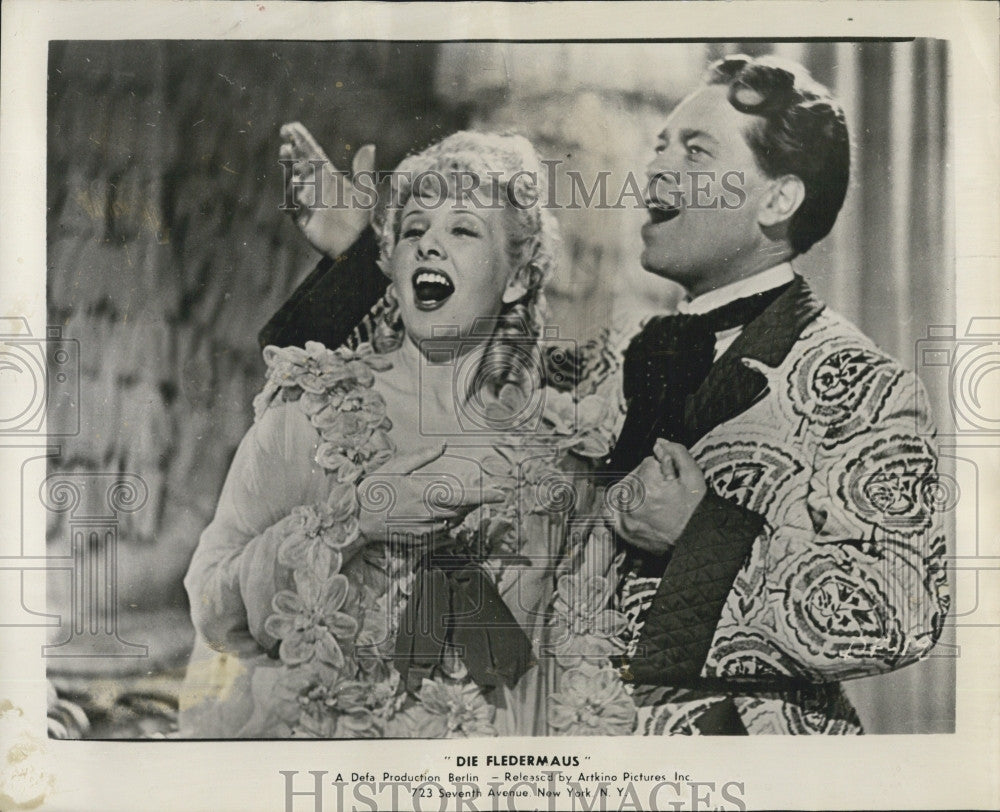 1951 Press Photo &quot;Die Fledermaus&quot; Dorit Kresler Hans Brausewetter Actor - Historic Images