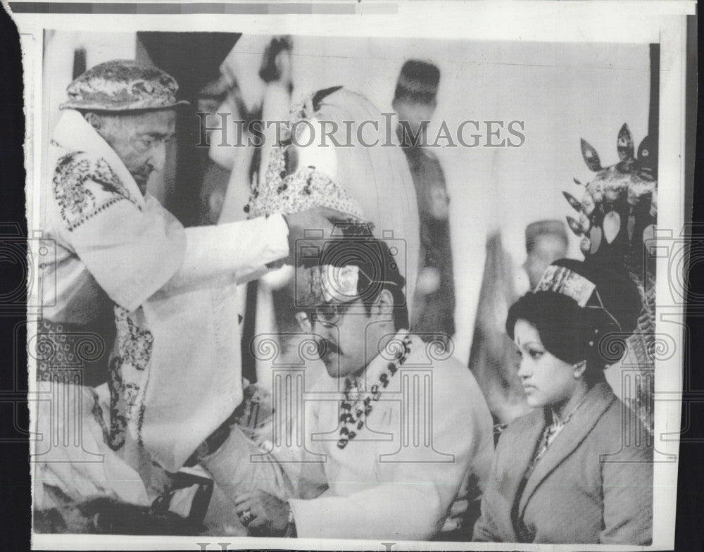 Press Photo King Birenda Bir Bikam Shah Deva Of Nepal - Historic Images