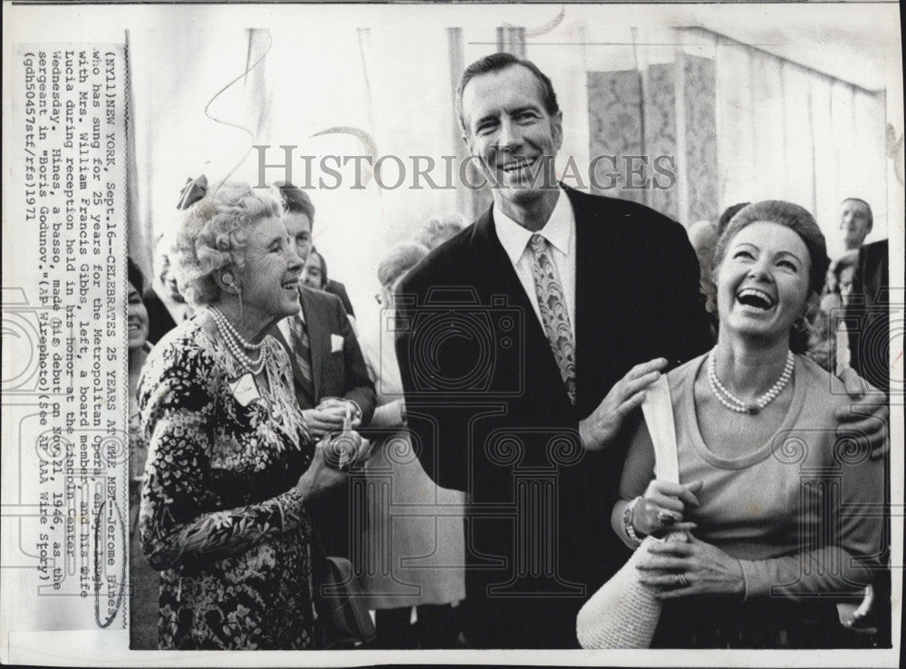 1971 Press Photo Opera star Jerome Hines&amp; wife Lucia,Mrs Wm F Gibbs - Historic Images