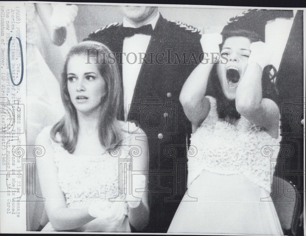 1968 Press Photo Miss Teenage America Melissa Babish and Miss Carol McClanahan - Historic Images