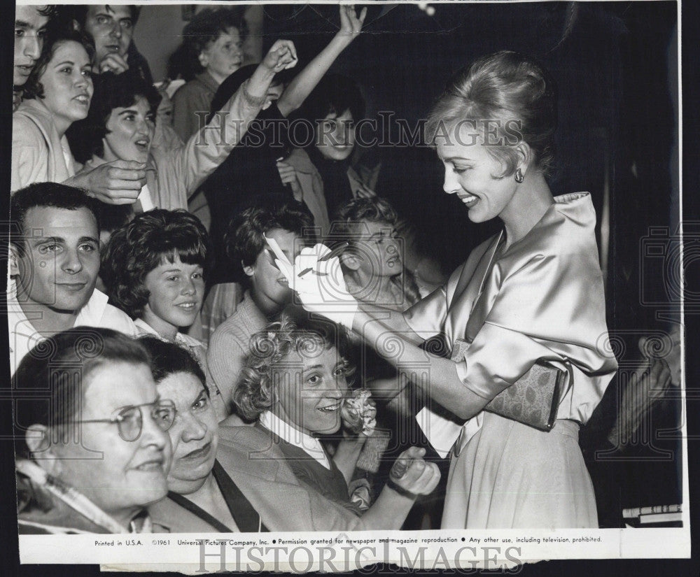 1961 Press Photo Actress Virginia Grey at premiere of &quot;Black Street&quot; with fans - Historic Images