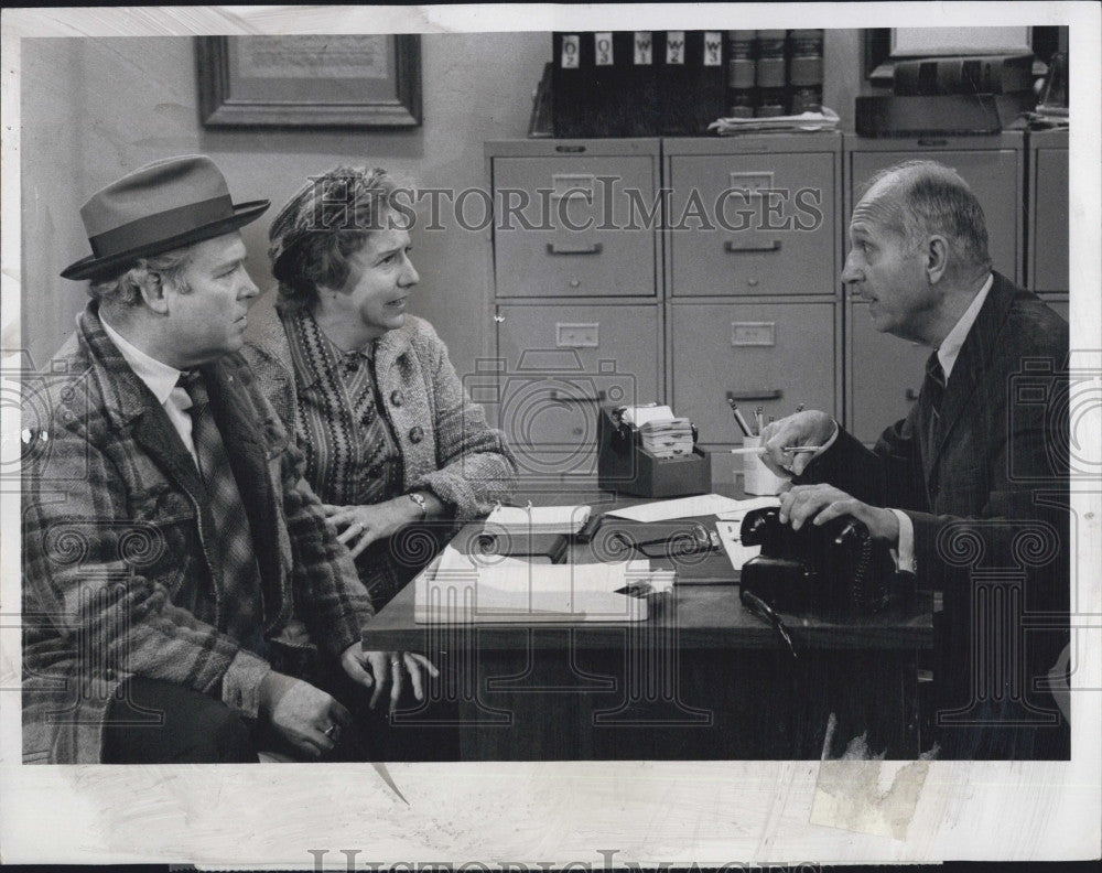 1975 Press Photo Carroll O&#39;Connor,Jean Stapleton,James O&#39;Reare&quot;All inthe Family&quot; - Historic Images